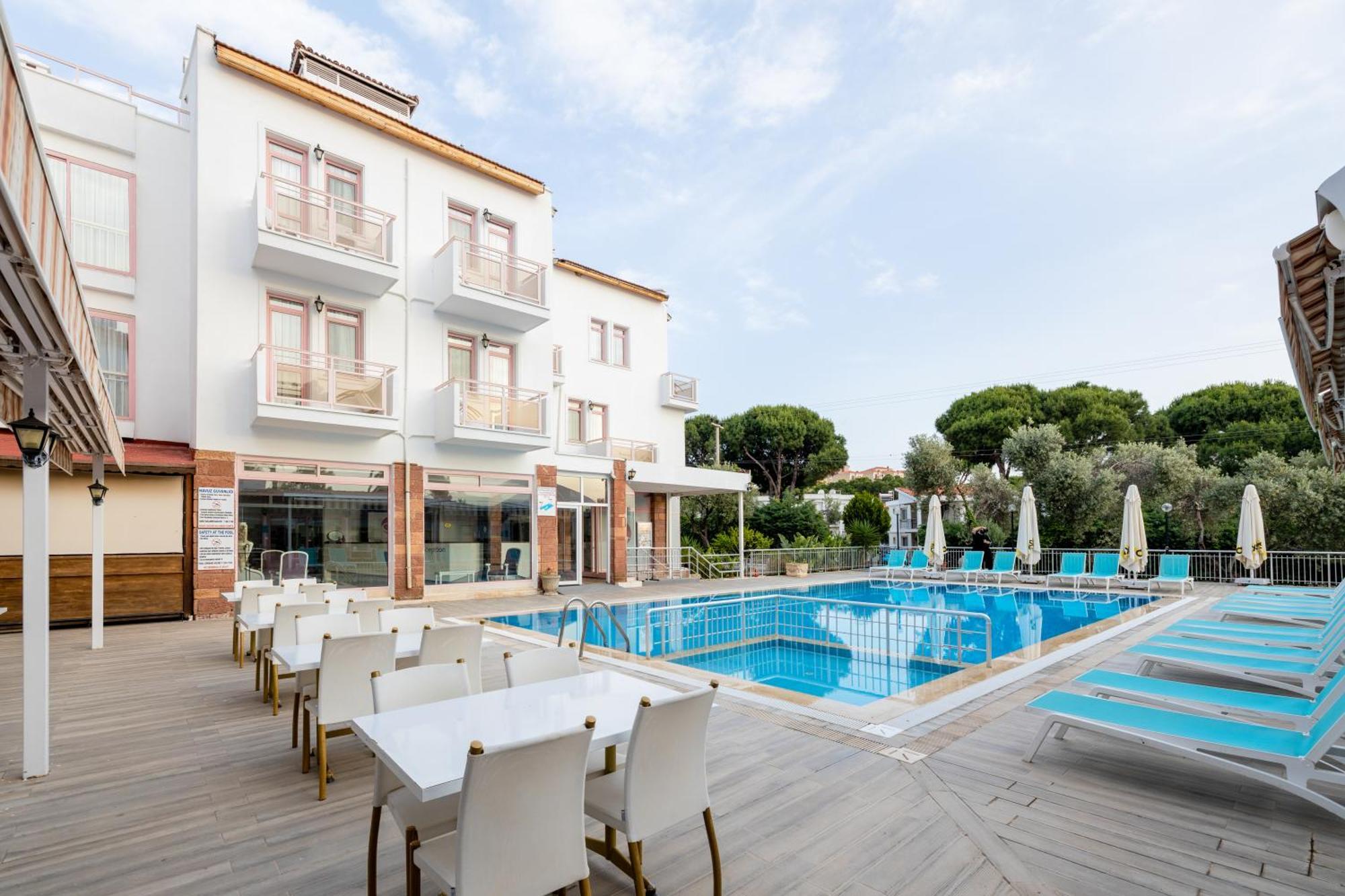 Hanedan Beach Hotel Foça Exterior foto
