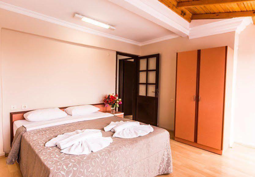 Hanedan Beach Hotel Foça Exterior foto